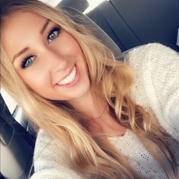 Meet your Posher, Amanda - Picture 1 of 1